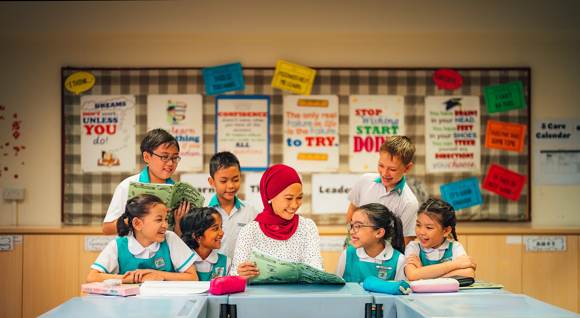 Cracking the Code: How Home Language Use and Oral Skills Shape Bilingual Reading/Writing in English and Chinese Learners